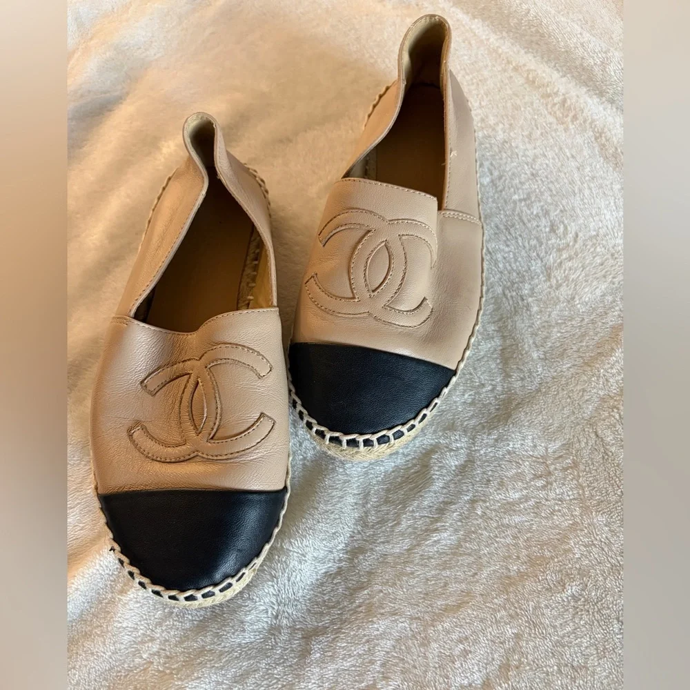 CHANEL SHOES like new condition